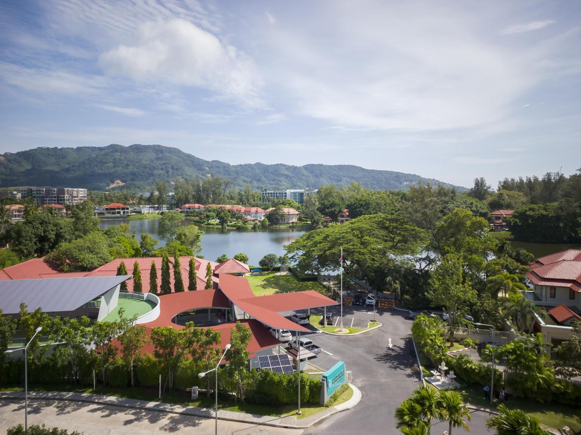 Skypark Laguna Apartments Bangtao Pantai Bang Tao Bagian luar foto