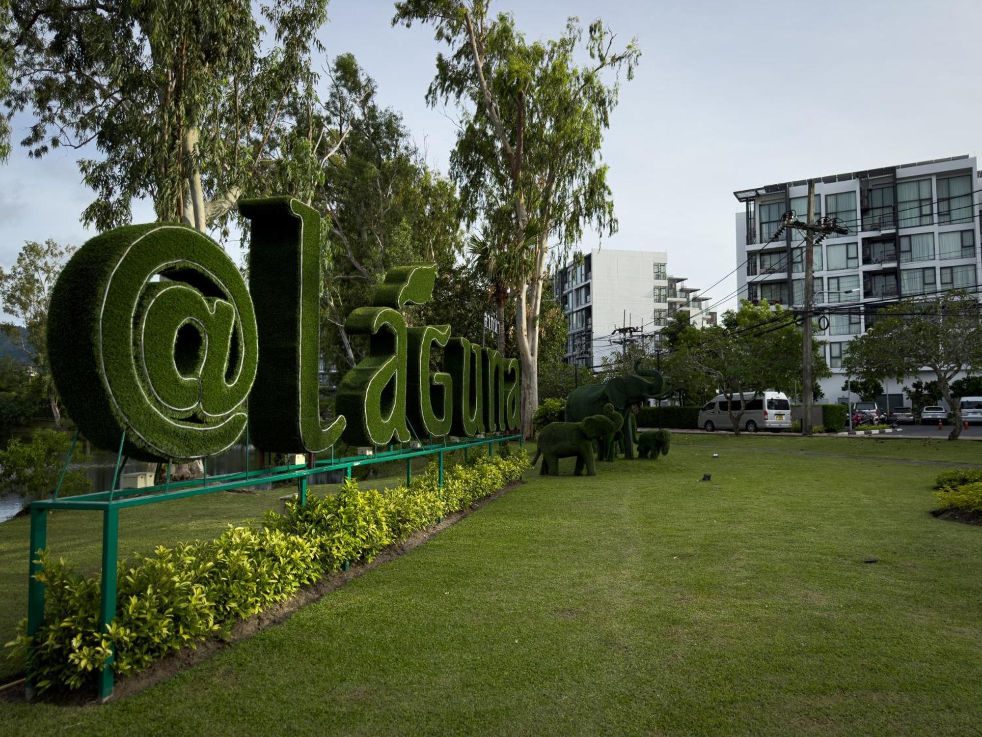 Skypark Laguna Apartments Bangtao Pantai Bang Tao Bagian luar foto